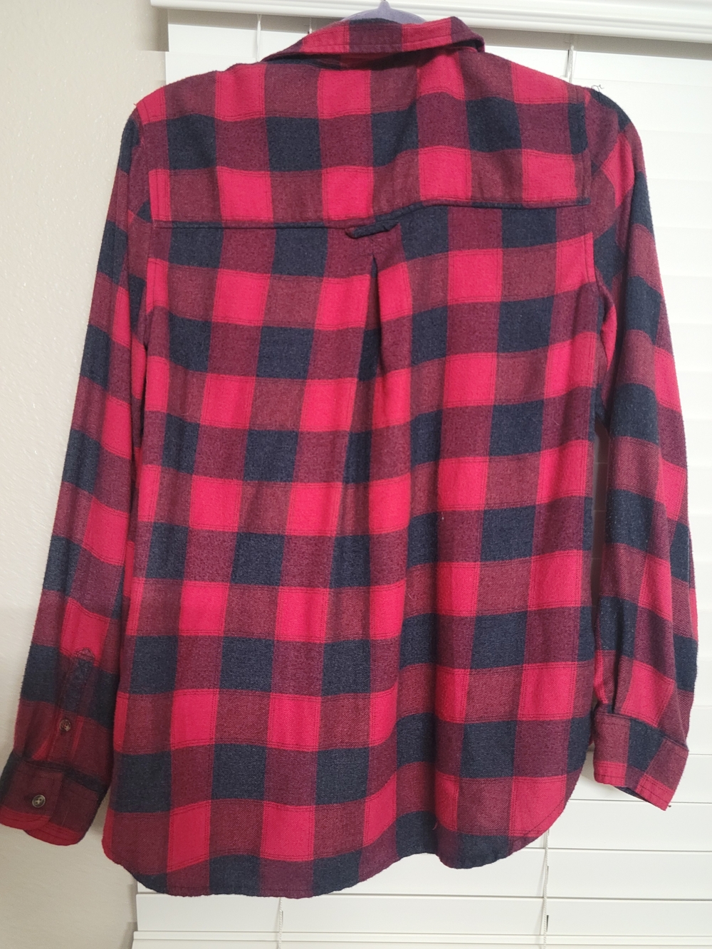 American Eagle Outfitters Red and Black Plaid Button-Up